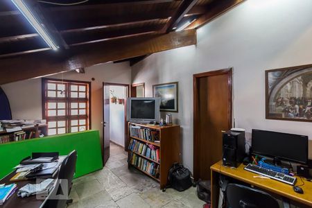Casa à venda com 300m², 4 quartos e 4 vagasSuíte 2