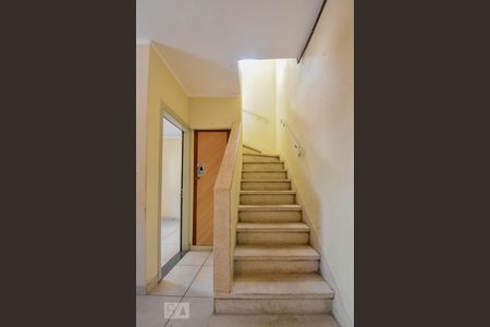 Casa à venda com 90m², 2 quartos e sem vagaEscada 