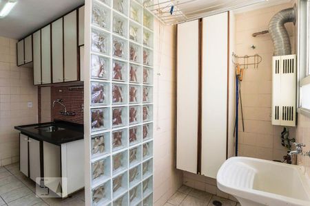 Apartamento à venda com 78m², 3 quartos e 2 vagas Apartamento à venda com 78m², 3 quartos e 2 vagasÁrea de Serviço