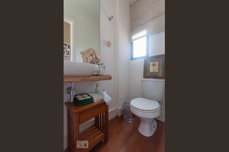 Lavabo de apartamento à venda com 4 quartos, 180m² em Cambuí, Campinas