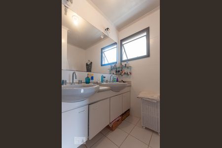 Apartamento à venda com 180m², 4 quartos e 3 vagasBanheiro - Quarto 3 Suíte