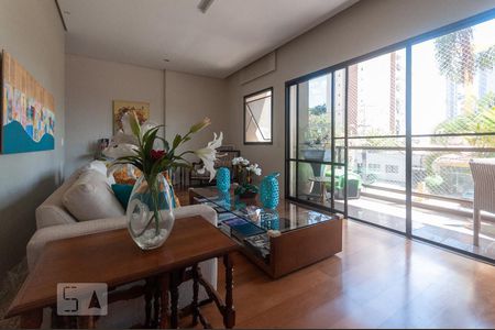 Sala de apartamento à venda com 4 quartos, 180m² em Cambuí, Campinas