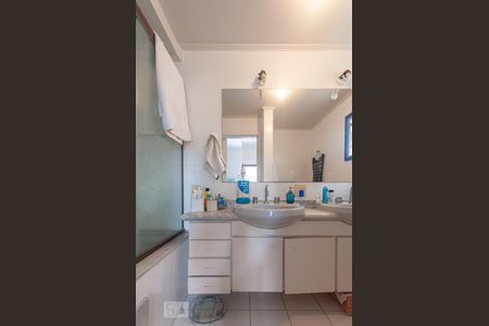 Apartamento à venda com 180m², 4 quartos e 3 vagasBanheiro - Quarto 3 Suíte