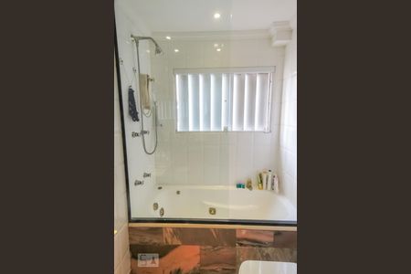 Apartamento para alugar com 124m², 3 quartos e 1 vaga Apartamento para alugar com 124m², 3 quartos e 1 vagaBanheiro suíte 1