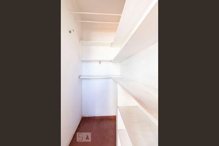 Casa à venda com 181m², 5 quartos e 5 vagasDispensa 