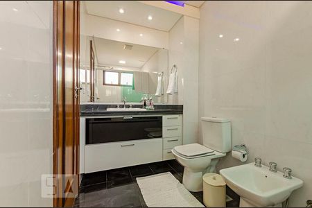 Apartamento para alugar com 150m², 3 quartos e sem vaga Apartamento para alugar com 150m², 3 quartos e sem vagaBanheiro Suite