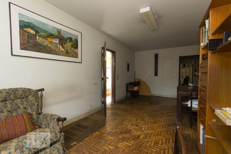 Casa à venda com 181m², 3 quartos e 2 vagasSala