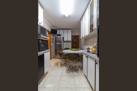 Apartamento para alugar com 135m², 3 quartos e 1 vaga Apartamento para alugar com 135m², 3 quartos e 1 vagaCozinha - Armários