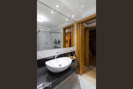 Apartamento para alugar com 135m², 3 quartos e 1 vaga Apartamento para alugar com 135m², 3 quartos e 1 vagaBanheiro