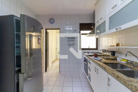 Apartamento para alugar com 120m², 2 quartos e 2 vagasCozinha