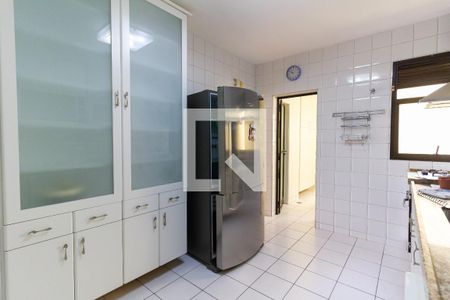 Apartamento para alugar com 120m², 2 quartos e 2 vagasCozinha