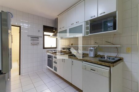Apartamento para alugar com 120m², 2 quartos e 2 vagasCozinha