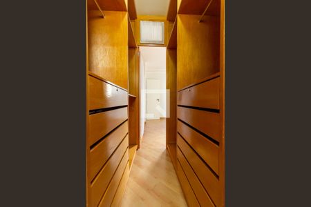 Apartamento para alugar com 120m², 2 quartos e 2 vagasCloset da suíte 1