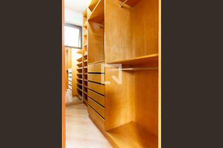 Apartamento para alugar com 120m², 2 quartos e 2 vagasCloset da suíte 1