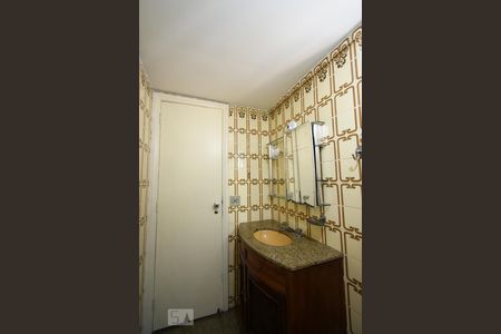 Apartamento à venda com 130m², 3 quartos e 1 vaga Apartamento à venda com 130m², 3 quartos e 1 vagaBanheiro Social