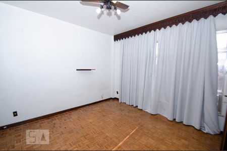 Apartamento à venda com 180m², 3 quartos e 2 vagasQuarto 2