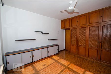 Apartamento à venda com 180m², 3 quartos e 2 vagasQuarto 1