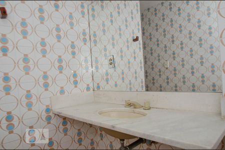 Banheiro espelho de apartamento à venda com 3 quartos, 180m² em Tijuca, Rio de Janeiro