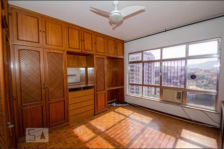 Apartamento à venda com 180m², 3 quartos e 2 vagasQuarto 1