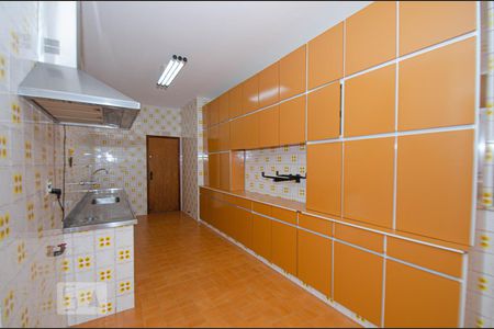 Apartamento à venda com 180m², 3 quartos e 2 vagasCozinha