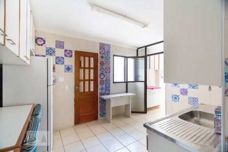 Apartamento à venda com 90m², 3 quartos e 2 vagasCozinha