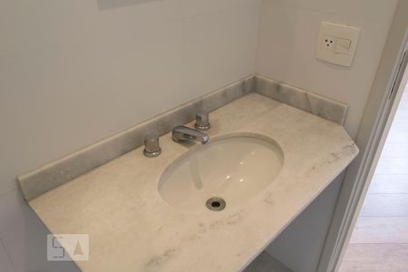 Banheiro social (Torneira) de apartamento para alugar com 2 quartos, 70m² em Vila Mariana, São Paulo