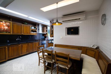 Apartamento para alugar com 310m², 4 quartos e 4 vagasCozinha
