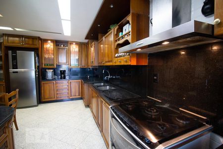 Apartamento para alugar com 310m², 4 quartos e 4 vagasCozinha