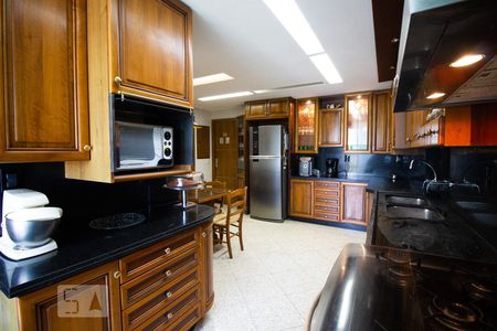 Apartamento para alugar com 310m², 4 quartos e 4 vagasCozinha