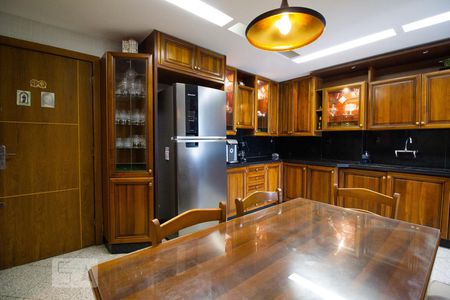 Apartamento para alugar com 310m², 4 quartos e 4 vagasCozinha