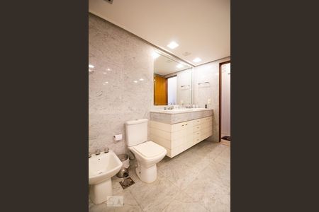 Apartamento para alugar com 310m², 4 quartos e 4 vagasBanheiro Suite 4