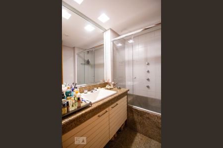 Apartamento para alugar com 310m², 4 quartos e 4 vagasBanheiro Suite 3