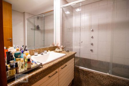 Apartamento para alugar com 310m², 4 quartos e 4 vagasBanheiro Suite 3