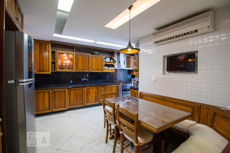 Apartamento para alugar com 310m², 4 quartos e 4 vagasCozinha