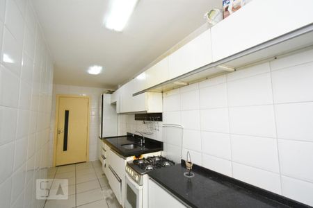 Apartamento à venda com 75m², 3 quartos e 2 vagas Apartamento à venda com 75m², 3 quartos e 2 vagasCozinha