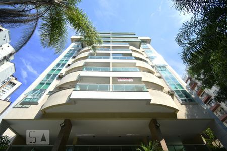 Apartamento à venda com 75m², 3 quartos e 2 vagas Apartamento à venda com 75m², 3 quartos e 2 vagasFachada