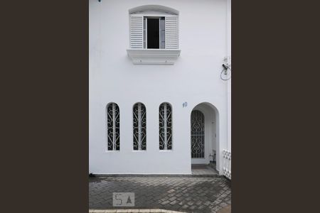 Casa para alugar com 95m², 2 quartos e 1 vagaFachada