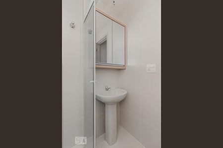 Banheiro de apartamento à venda com 2 quartos, 56m² em Vila Nair, São Paulo