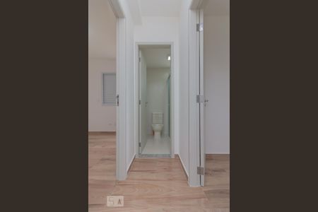Corredor de apartamento à venda com 2 quartos, 56m² em Vila Nair, São Paulo