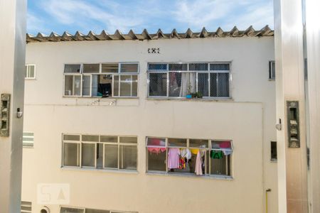 Apartamento à venda com 50m², 2 quartos e 1 vaga Apartamento à venda com 50m², 2 quartos e 1 vagaVista da janela da área de serviço