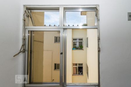 Vista da janela dos fundos da sala de apartamento à venda com 2 quartos, 50m² em Ramos, Rio de Janeiro