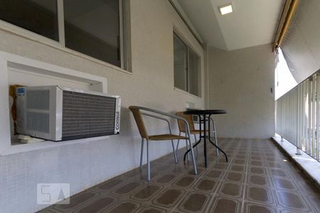 Apartamento à venda com 90m², 2 quartos e 1 vagaVaranda