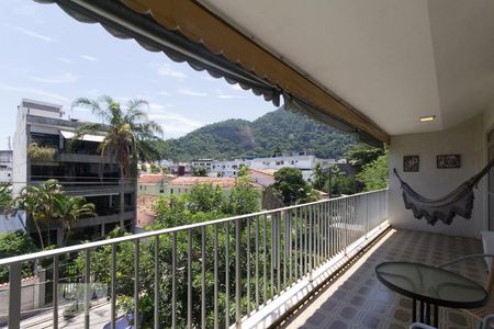 Apartamento à venda com 90m², 2 quartos e 1 vagaVaranda