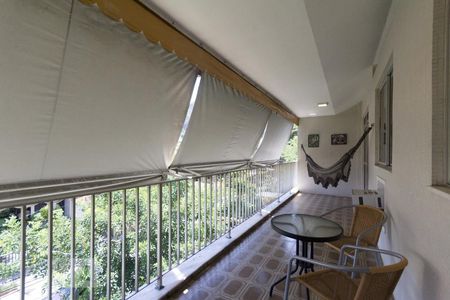 Apartamento à venda com 90m², 2 quartos e 1 vagaVaranda