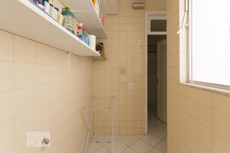 Apartamento à venda com 90m², 2 quartos e 1 vagaÁrea de Serviço