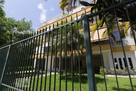 Apartamento à venda com 90m², 2 quartos e 1 vagaFachada