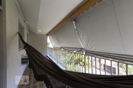 Apartamento à venda com 90m², 2 quartos e 1 vagaVaranda