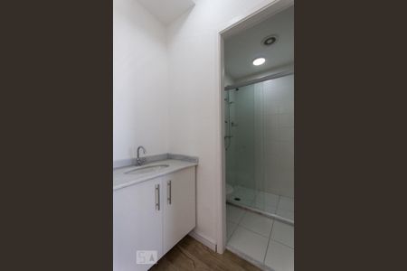 Banheiro de apartamento para alugar com 1 quarto, 47m² em Morumbi, São Paulo