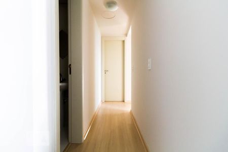 Corredor de apartamento à venda com 3 quartos, 80m² em Jardim Carvalho, Porto Alegre