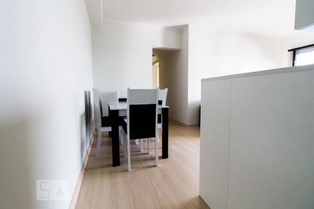 Sala de apartamento à venda com 3 quartos, 80m² em Jardim Carvalho, Porto Alegre